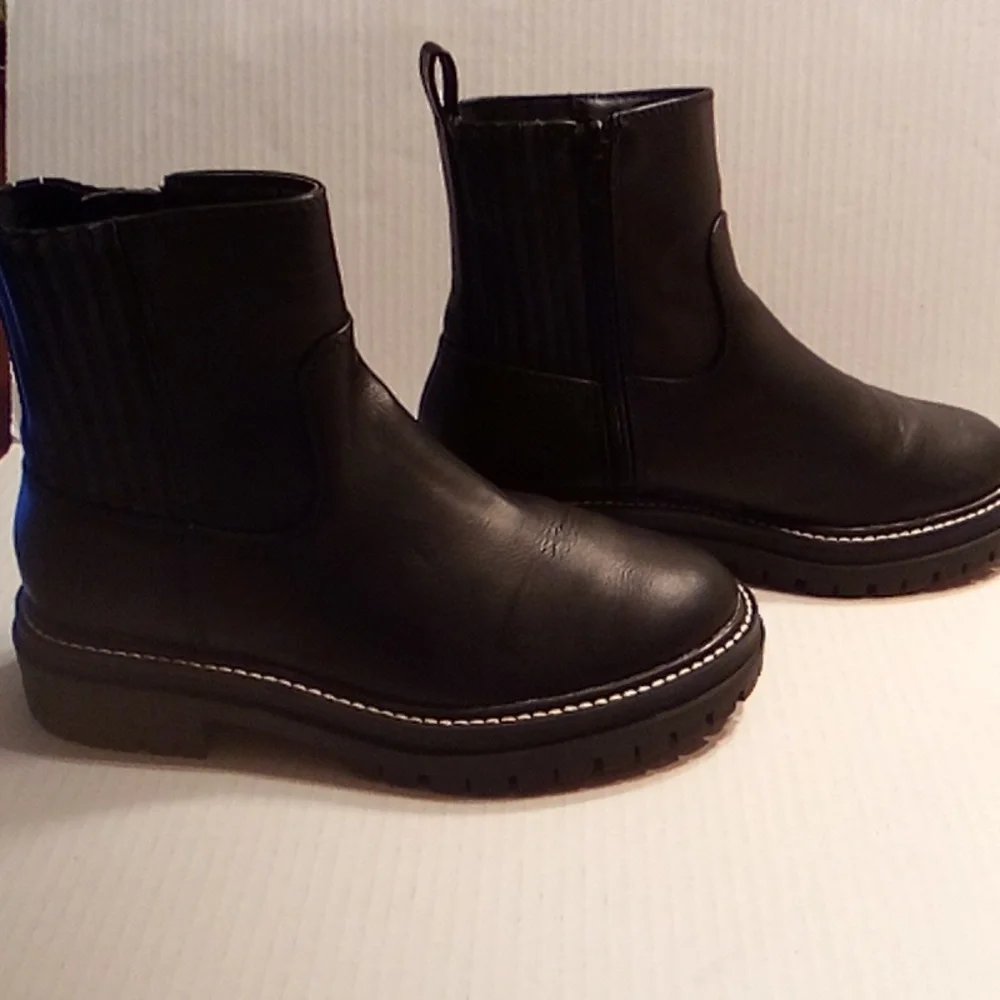 Time and Tru Black Platform Ankle Booties with Contrast Stitching